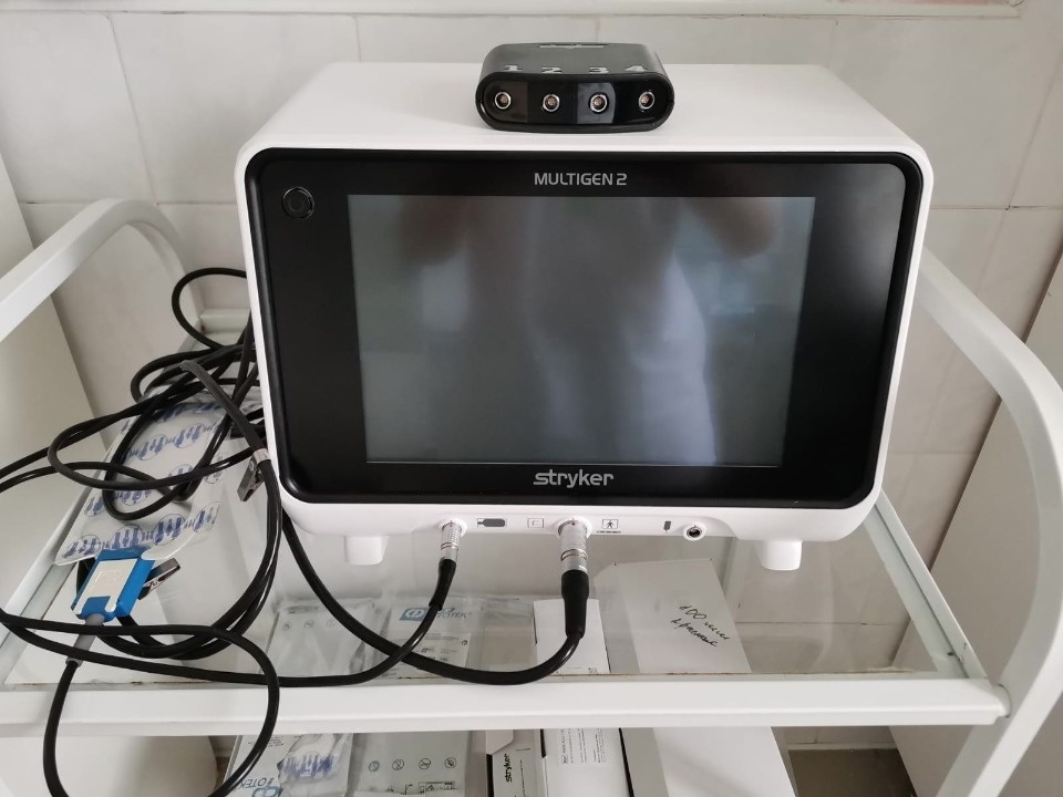 В Псковскую областную больницу закупили аппарат для снятия боли в шее и спине