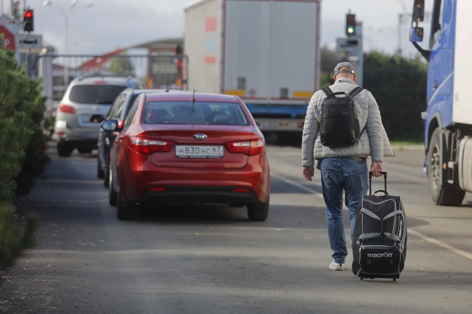 Въезд на автомобилях с российскими номерами запретила Эстония
