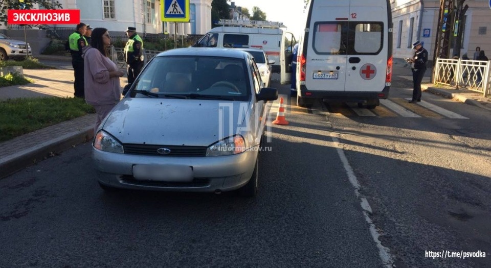 В Пскове в результате ДТП госпитализировали 12-летнего самокатчика