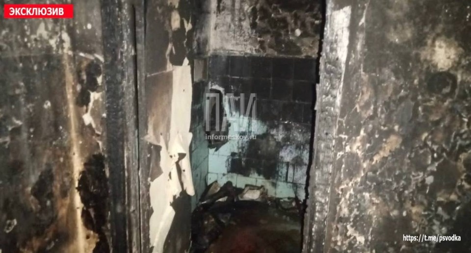 В Пскове горело помещение в многоэтажном неэксплуатируемом здании