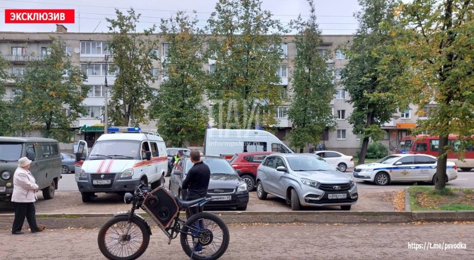 Электромотоцикл сбил десятилетнюю девочку в Великих Луках Электромотоцикл сбил десятилетнюю девочку в Великих Луках