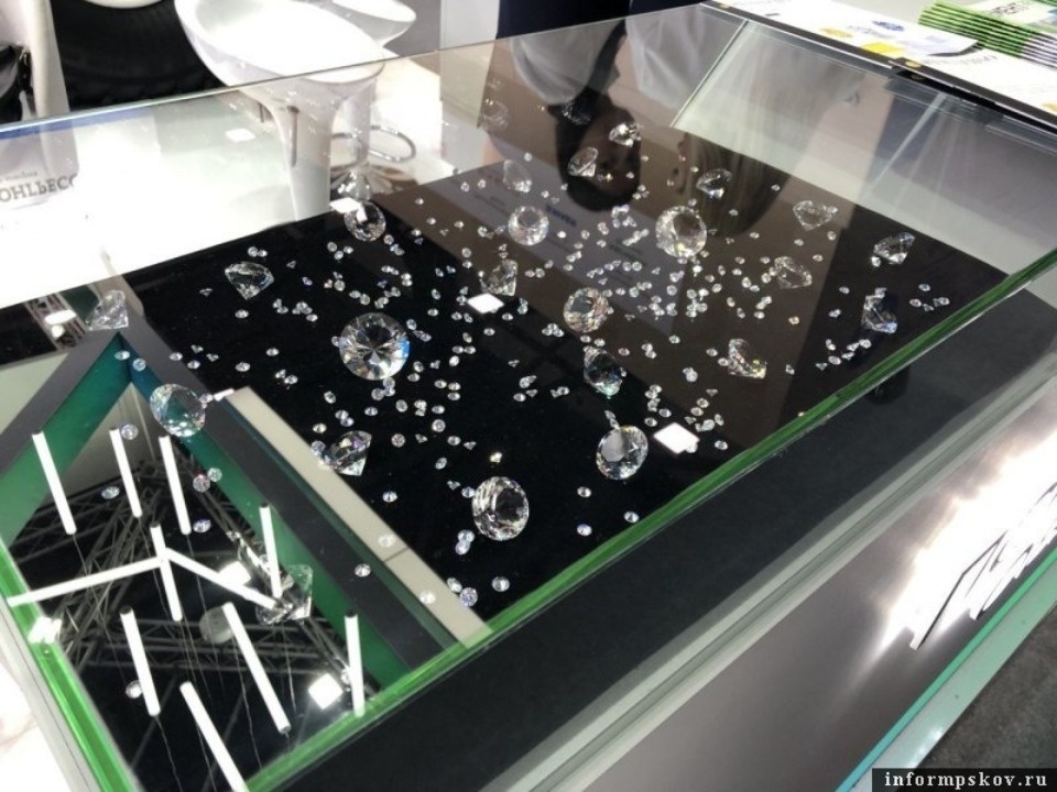 Производить больше лабораторных алмазов планируют в Псковской области Производить больше лабораторных алмазов планируют в Псковской области