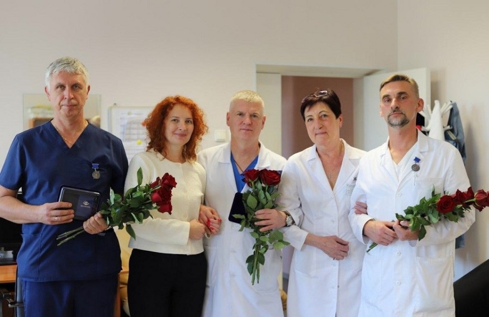Врачи Псковский областной клинической больницы награждены за работу в зоне спецоперации