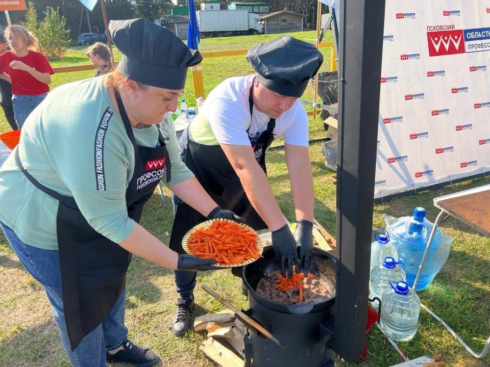 Команда псковских профсоюзов признана лучшей на фестивале плова