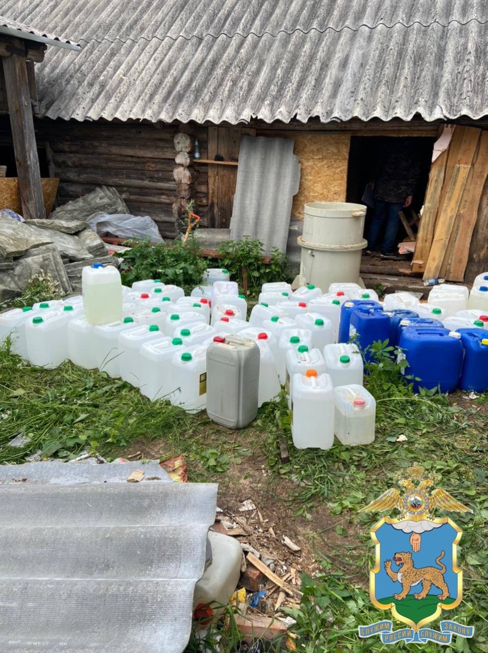 Псковские полицейские пресекли деятельность нарколаборатории Псковские полицейские пресекли деятельность нарколаборатории