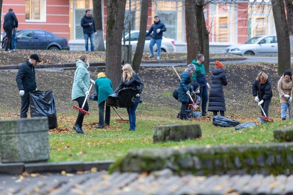 Выходить на субботники призвал псковичей Борис Елкин Выходить на субботники призвал псковичей Борис Елкин