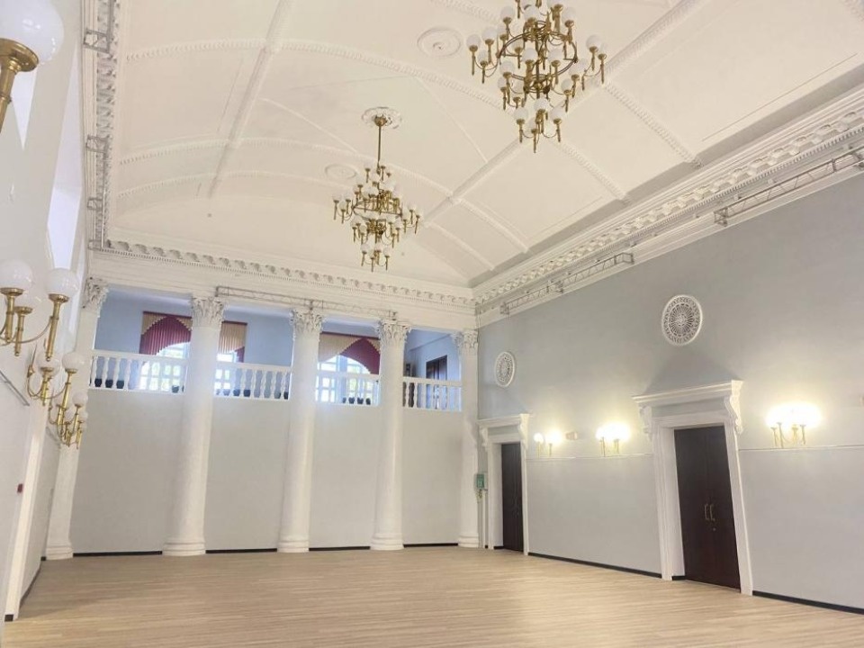 В Городском культурном центре Пскова отремонтировали танцевальный зал В Городском культурном центре Пскова отремонтировали танцевальный зал