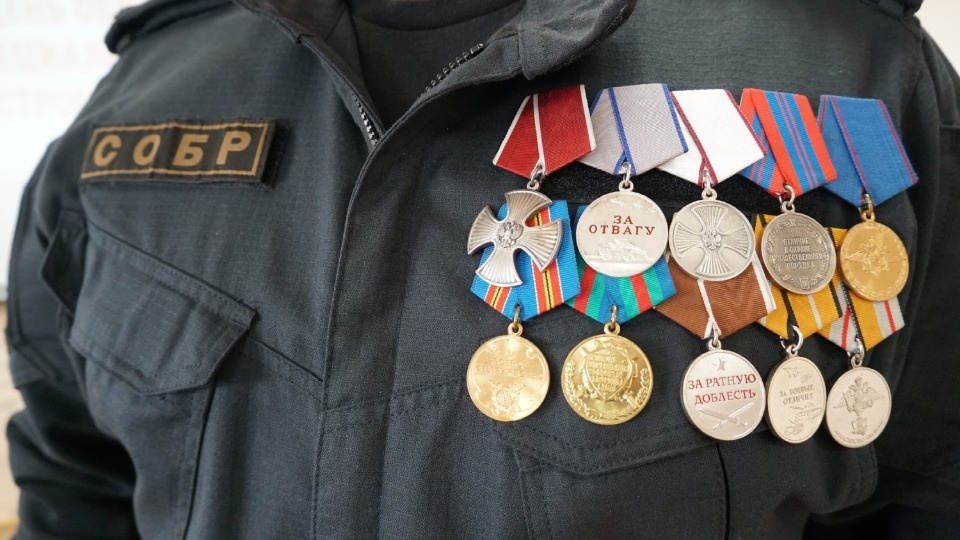 В Пскове наградили сотрудников СОБР «Гепард» Росгвардии
