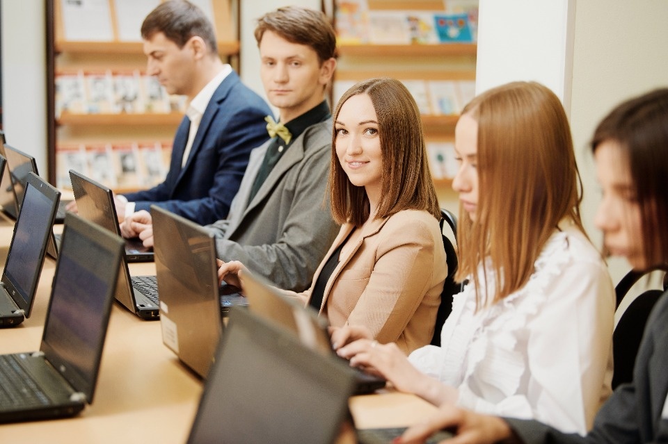 Сферум запускает «Цифровой педсовет» для педагогов