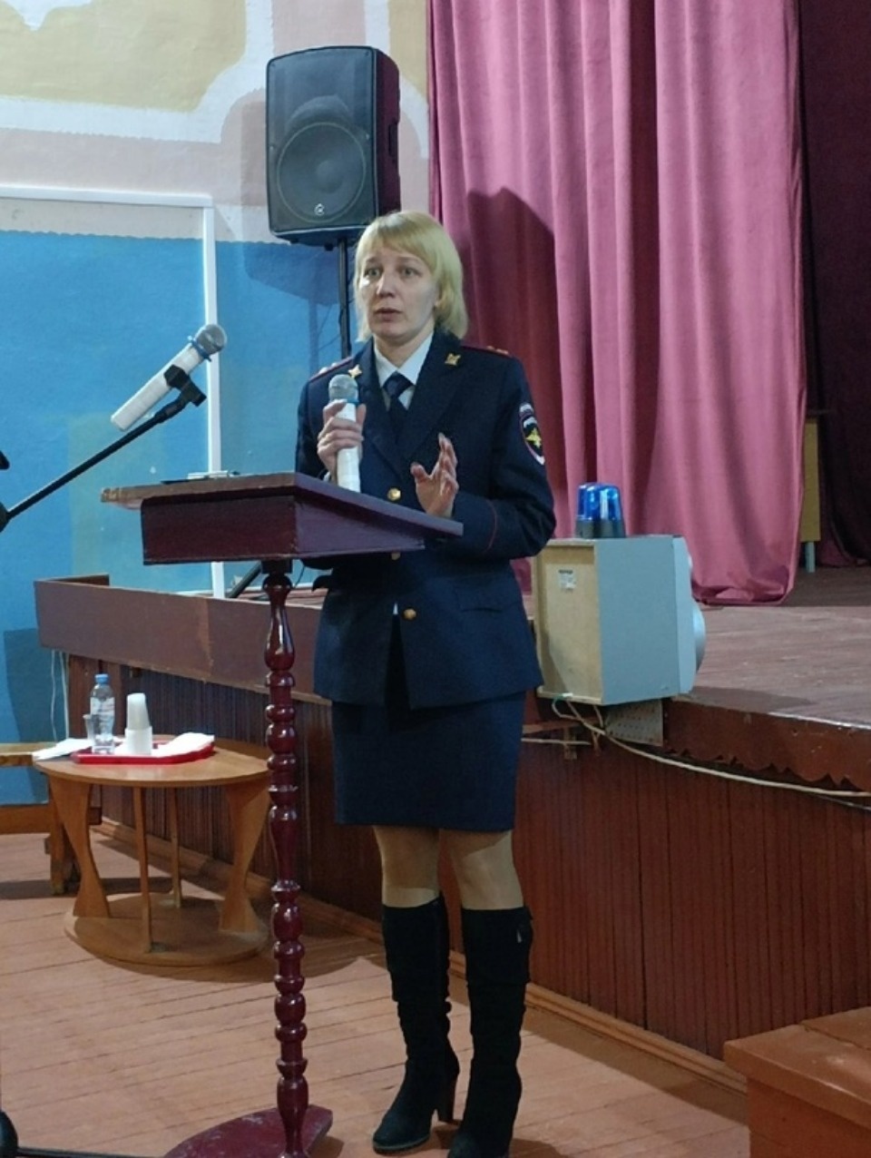 Сотрудница псковской полиции, порезанная ножом, рассказала о нападении на неё Сотрудница псковской полиции, порезанная ножом, рассказала о нападении на неё