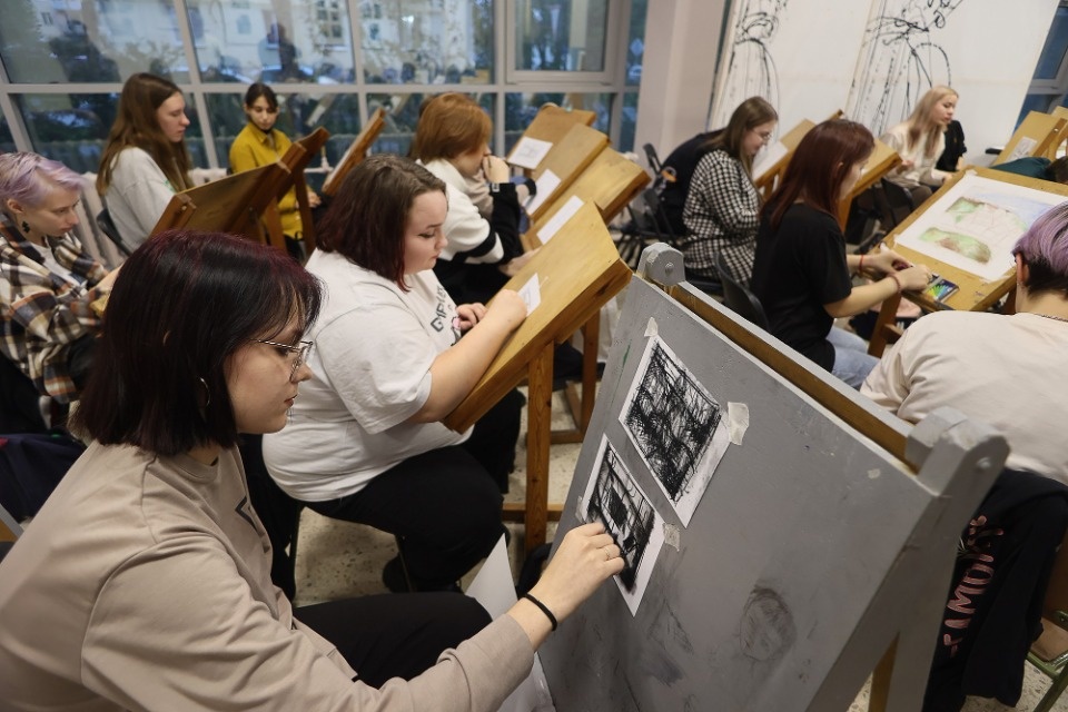 Первый мастер-класс по живописи прошел в рамках «Школы художников»