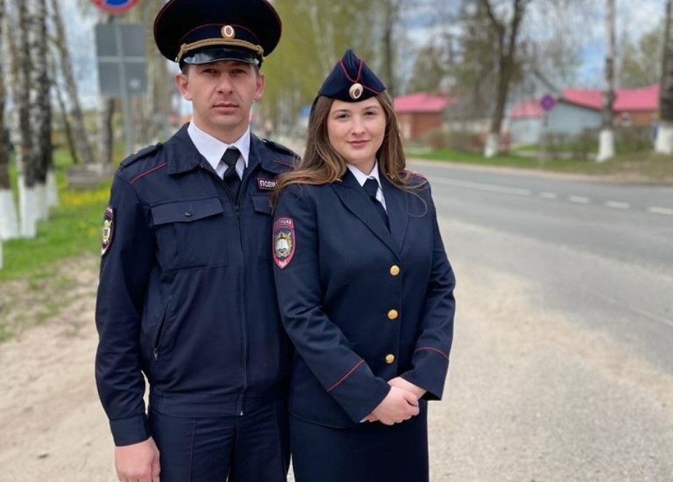 Полицейские вытащили пенсионера из болота в Бежаницком районе