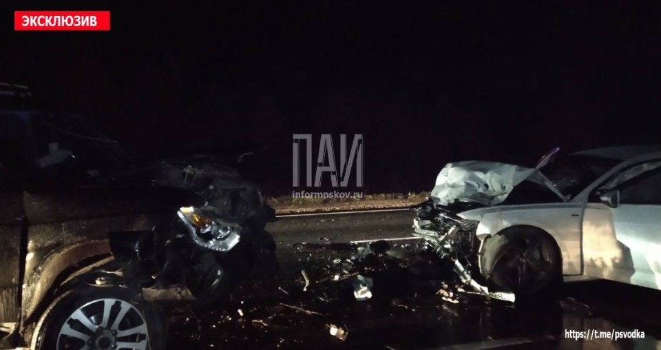  Четыре человека пострадали в аварии в Псковской области  