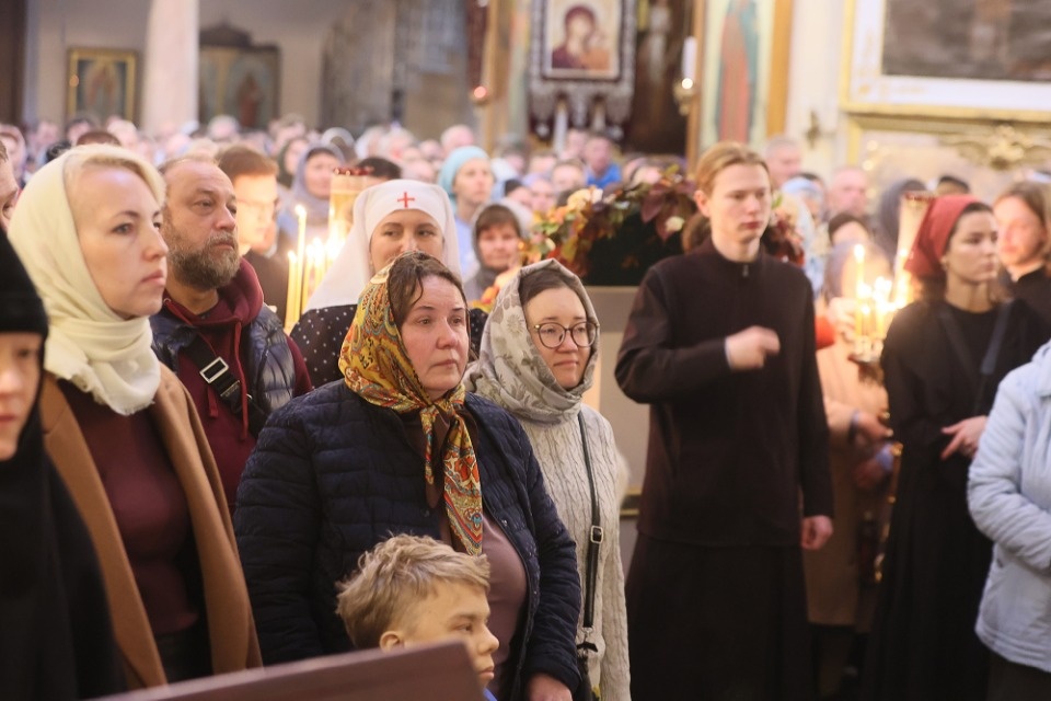 Митрополит Тихон попрощался с Печорами Митрополит Тихон попрощался с Печорами