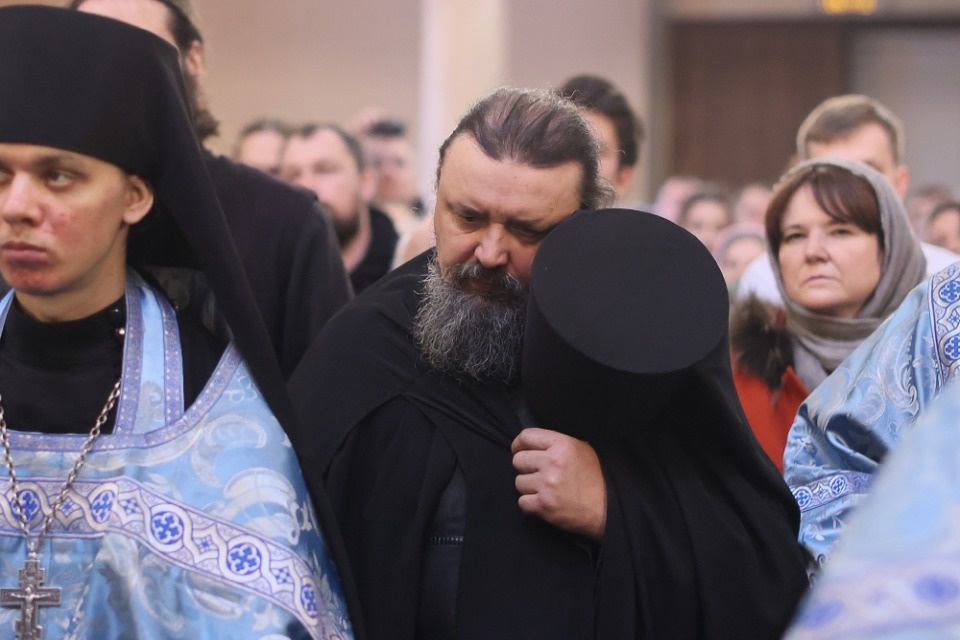 Митрополит Тихон попрощался с Печорами Митрополит Тихон попрощался с Печорами