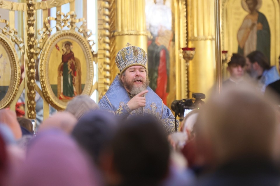 Митрополит Тихон попрощался с Печорами Митрополит Тихон попрощался с Печорами