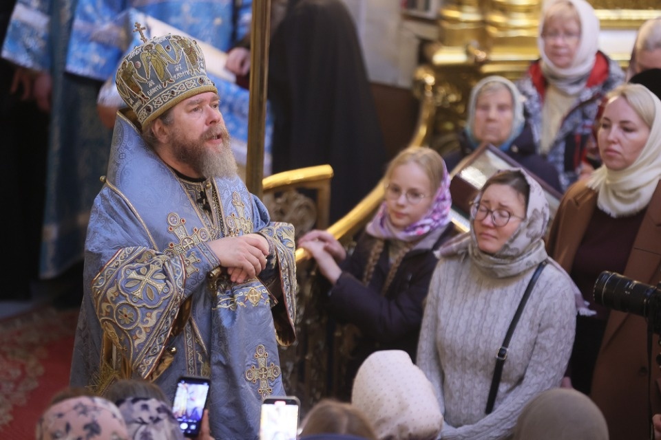 Митрополит Тихон попрощался с Печорами Митрополит Тихон попрощался с Печорами