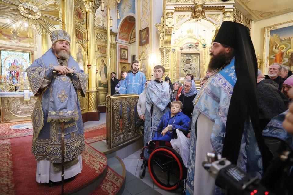 Митрополит Тихон попрощался с Печорами Митрополит Тихон попрощался с Печорами