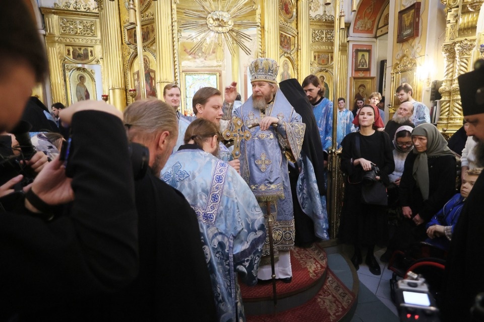 Митрополит Тихон попрощался с Печорами Митрополит Тихон попрощался с Печорами