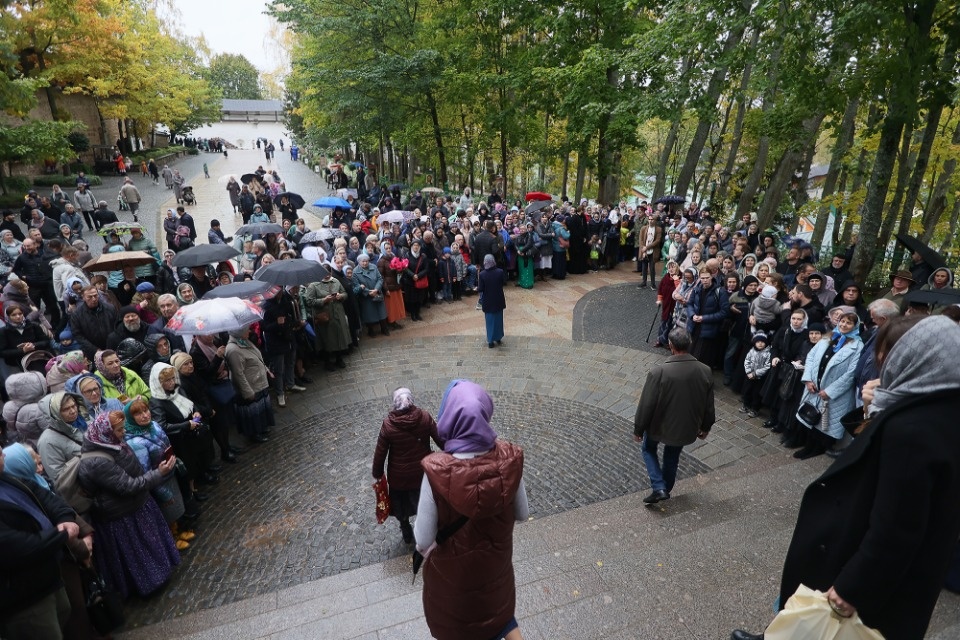 Митрополит Тихон попрощался с Печорами Митрополит Тихон попрощался с Печорами