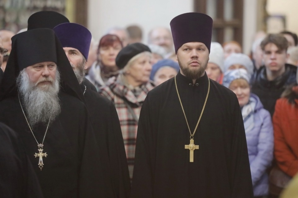 Владыка Тихон (Шевкунов) встретил нового главу Псковской митрополии Арсения Владыка Тихон (Шевкунов) встретил нового главу Псковской митрополии Арсения