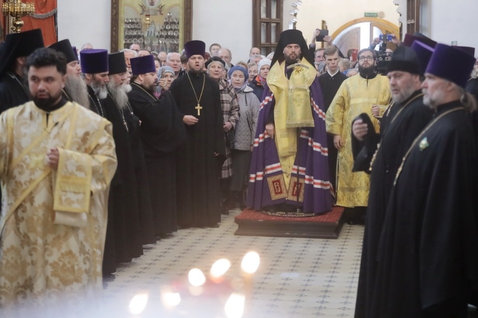 Владыка Тихон (Шевкунов) встретил нового главу Псковской митрополии Арсения Владыка Тихон (Шевкунов) встретил нового главу Псковской митрополии Арсения