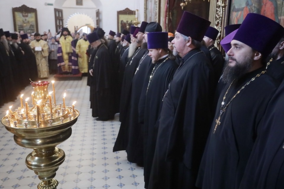 Владыка Тихон (Шевкунов) встретил нового главу Псковской митрополии Арсения Владыка Тихон (Шевкунов) встретил нового главу Псковской митрополии Арсения