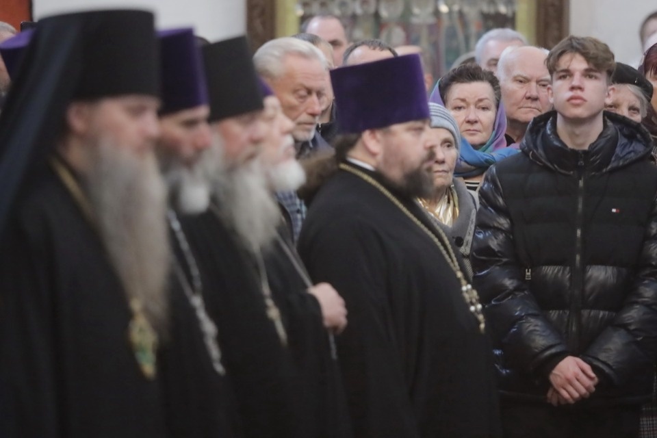 Владыка Тихон (Шевкунов) встретил нового главу Псковской митрополии Арсения Владыка Тихон (Шевкунов) встретил нового главу Псковской митрополии Арсения