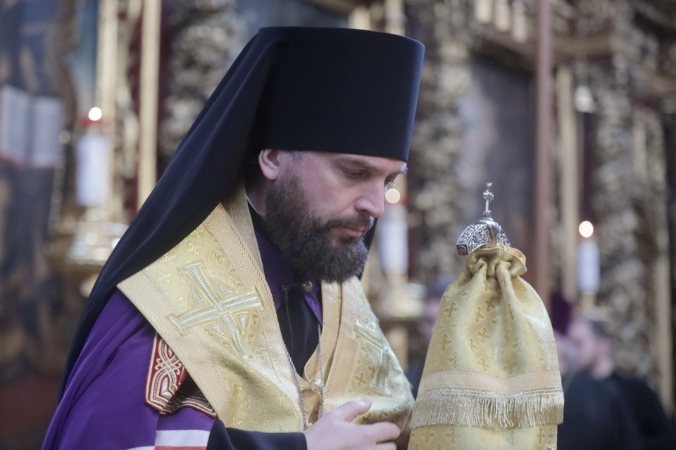 Владыка Тихон (Шевкунов) встретил нового главу Псковской митрополии Арсения Владыка Тихон (Шевкунов) встретил нового главу Псковской митрополии Арсения