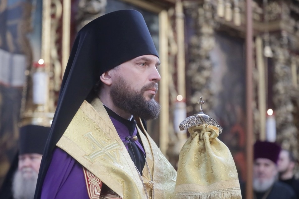 Владыка Тихон (Шевкунов) встретил нового главу Псковской митрополии Арсения Владыка Тихон (Шевкунов) встретил нового главу Псковской митрополии Арсения