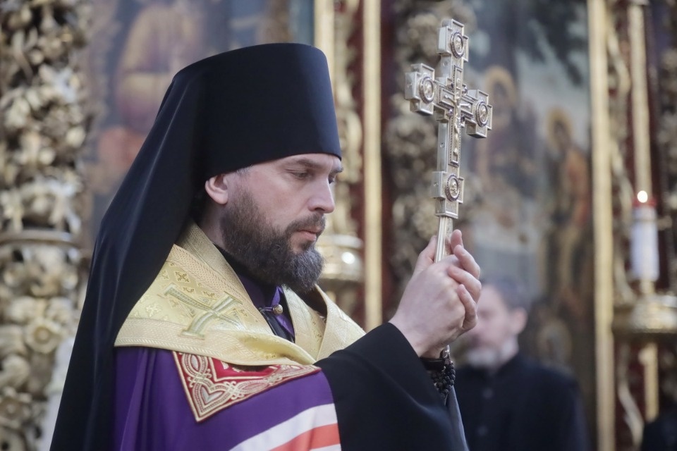 Владыка Тихон (Шевкунов) встретил нового главу Псковской митрополии Арсения Владыка Тихон (Шевкунов) встретил нового главу Псковской митрополии Арсения