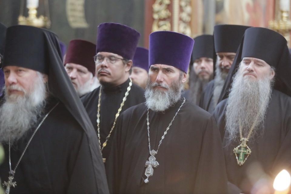 Владыка Тихон (Шевкунов) встретил нового главу Псковской митрополии Арсения Владыка Тихон (Шевкунов) встретил нового главу Псковской митрополии Арсения