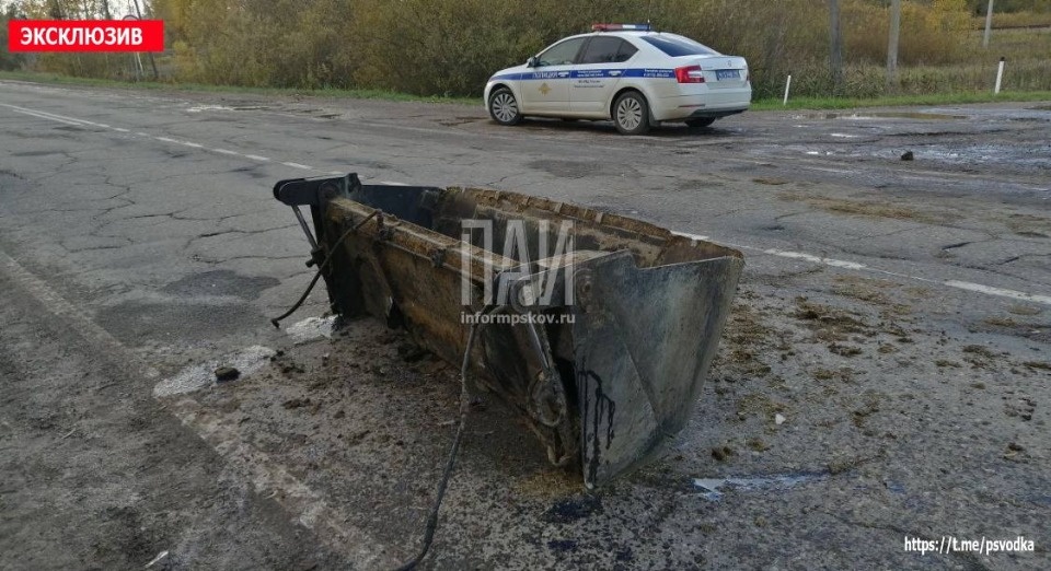 Водитель иномарки пострадал в результате ДТП с трактором в Новосокольническом районе Водитель иномарки пострадал в результате ДТП с трактором в Новосокольническом районе