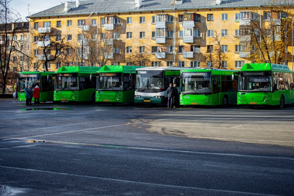 Автобусы по улице Яна Фабрициуса в Пскове запустят 19 октября Автобусы по улице Яна Фабрициуса в Пскове запустят 19 октября