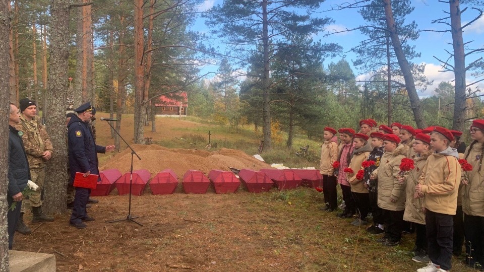 80 советских воинов перезахоронили в Невельском районе
