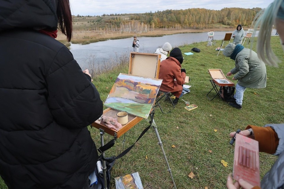 60 юных художников поучаствовали в псковском проекте «Школа художников» 60 юных художников поучаствовали в псковском проекте «Школа художников»