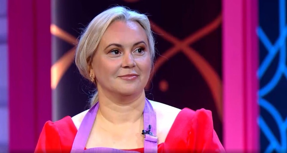 Псковичка приняла участие в шоу «Король десертов» с Ренатом Агзамовым на телеканале «Пятница!»