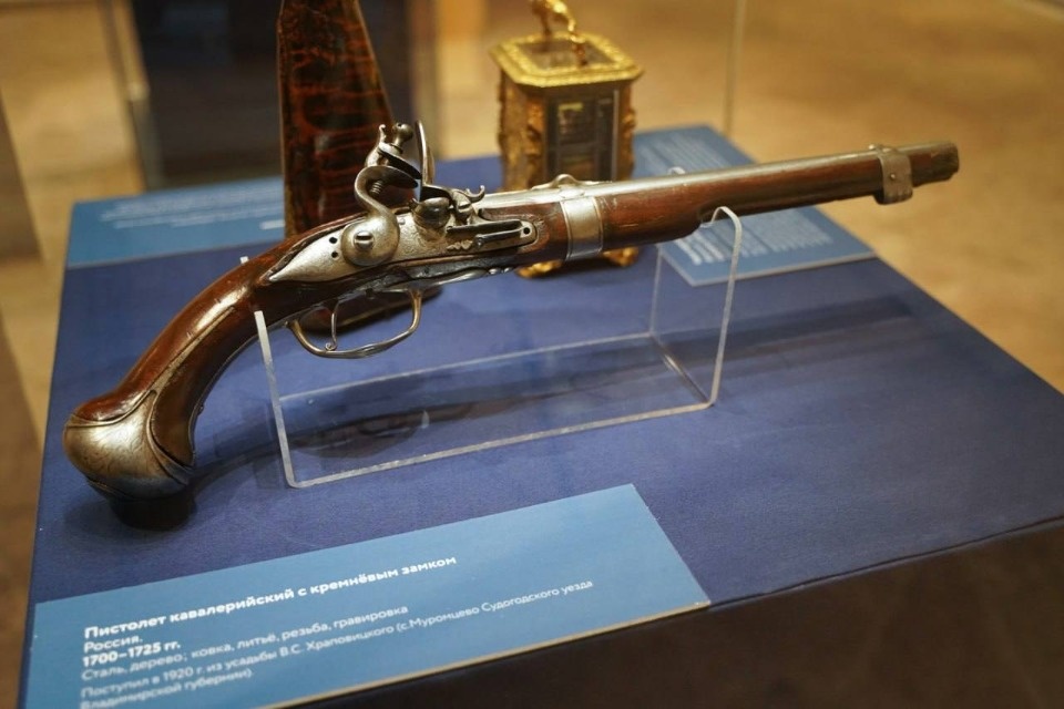 Выставка оружия из Владимиро-Суздальского и Псковского музеев открылась в Пскове 