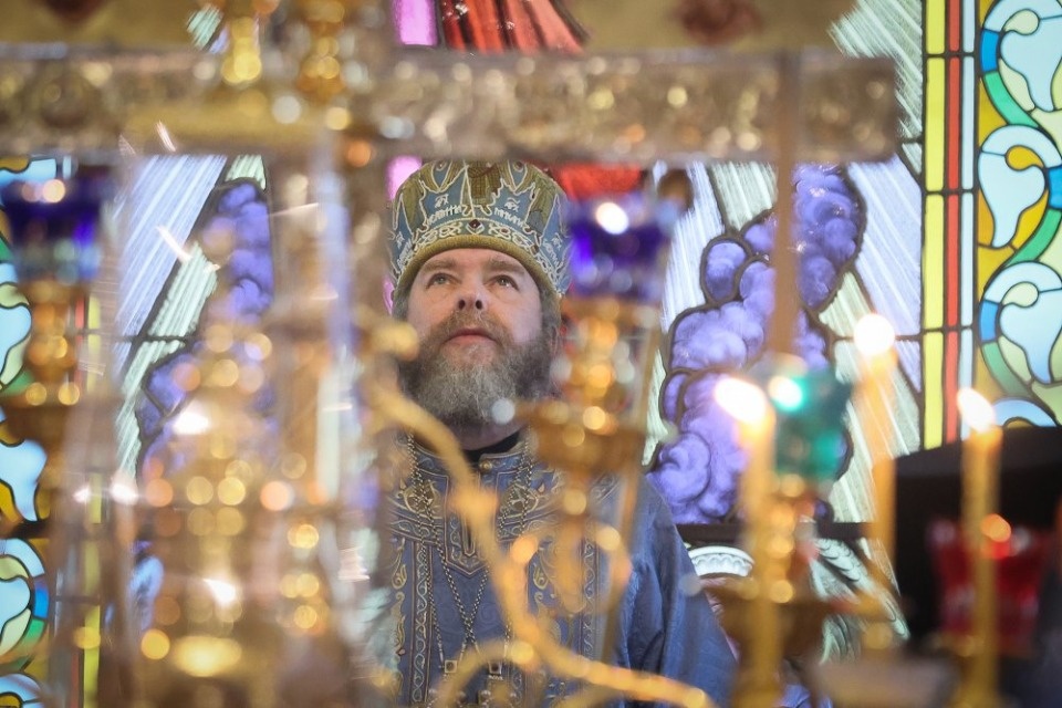 Митрополит Тихон (Шевкунов) провёл первый молебен в Симферополе