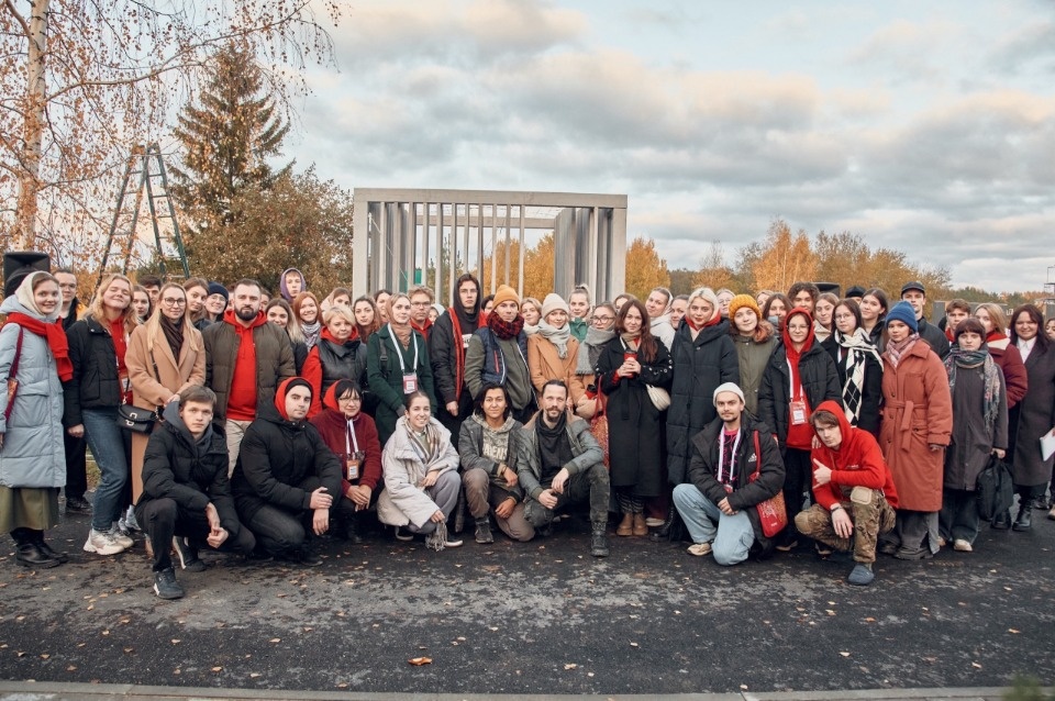 Новый арт-объект появился на территории паломнического центра в Печорах