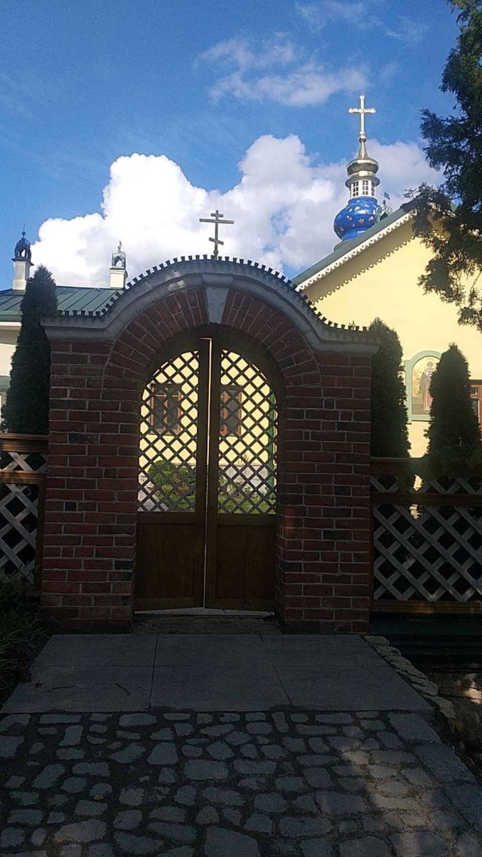 Настенную живопись отреставрируют в церкви Святого Лазаря в Печорах