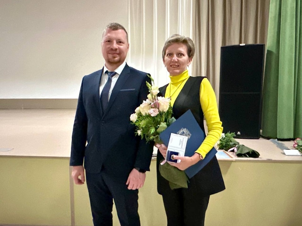 Учителю биологии из Пскова присвоили звание «Почетный работник сферы образования РФ»