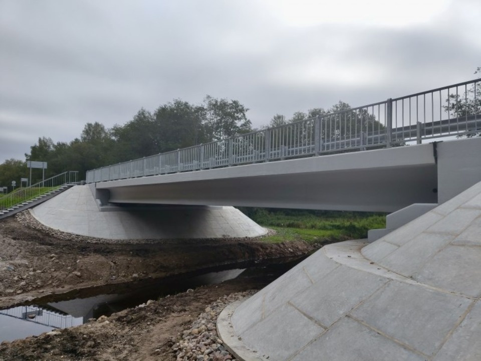 Мост через реку Ливица в Себежском районе отремонтировали раньше срока