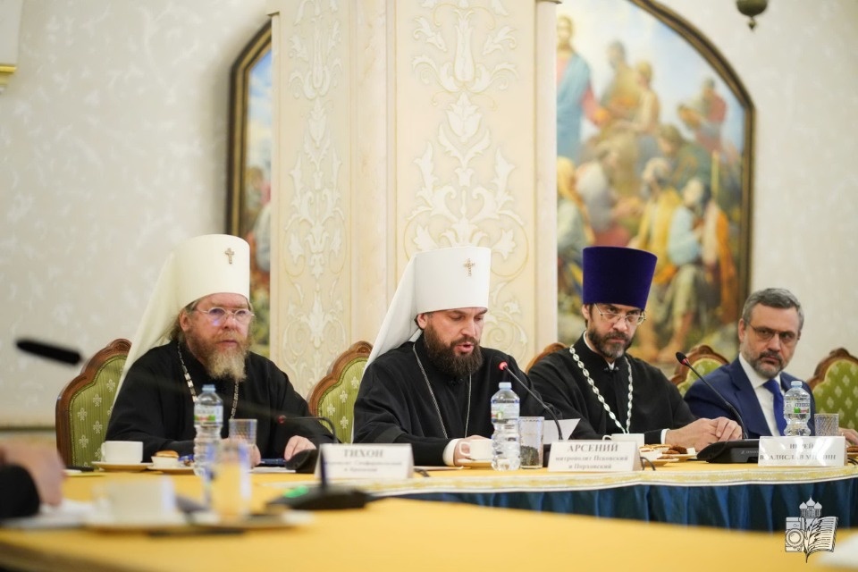 Митрополит Тихон проконтролирует вопросы подготовки к 225-летию Пушкина в Святогорском монастыре