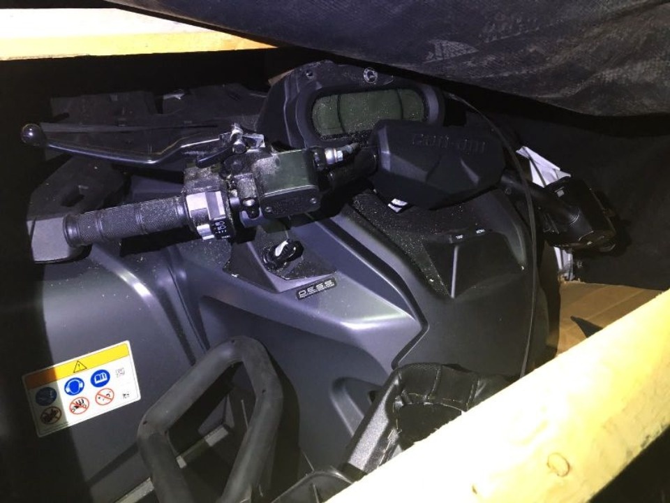 Псковские таможенники пресекли незаконный ввоз мексиканских внедорожников Псковские таможенники пресекли незаконный ввоз мексиканских внедорожников