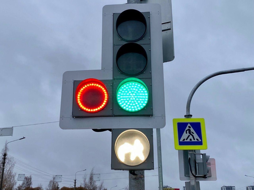 На перекрестке улиц Алмазной и Чудской в Пскове изменилась схема движения транспорта На перекрестке улиц Алмазной и Чудской в Пскове изменилась схема движения транспорта