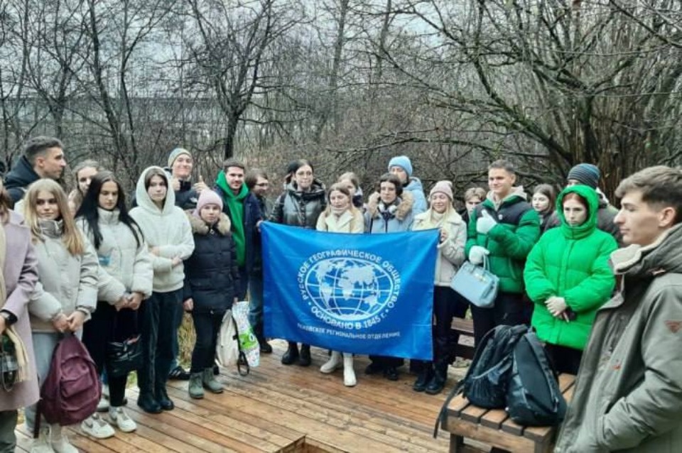 В Псковском районе привели в порядок родник вблизи деревни Черёха В Псковском районе привели в порядок родник вблизи деревни Черёха