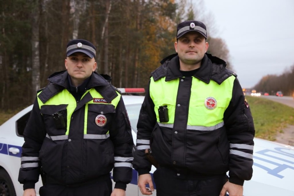 Псковские полицейские помогли беременной женщине добраться до перинатального центра