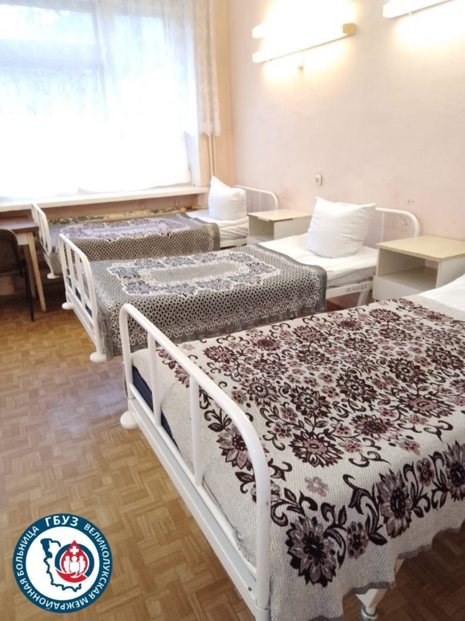 Кровати и тумбочки передали в филиал великолукской больницы в Кунье Кровати и тумбочки передали в филиал великолукской больницы в Кунье