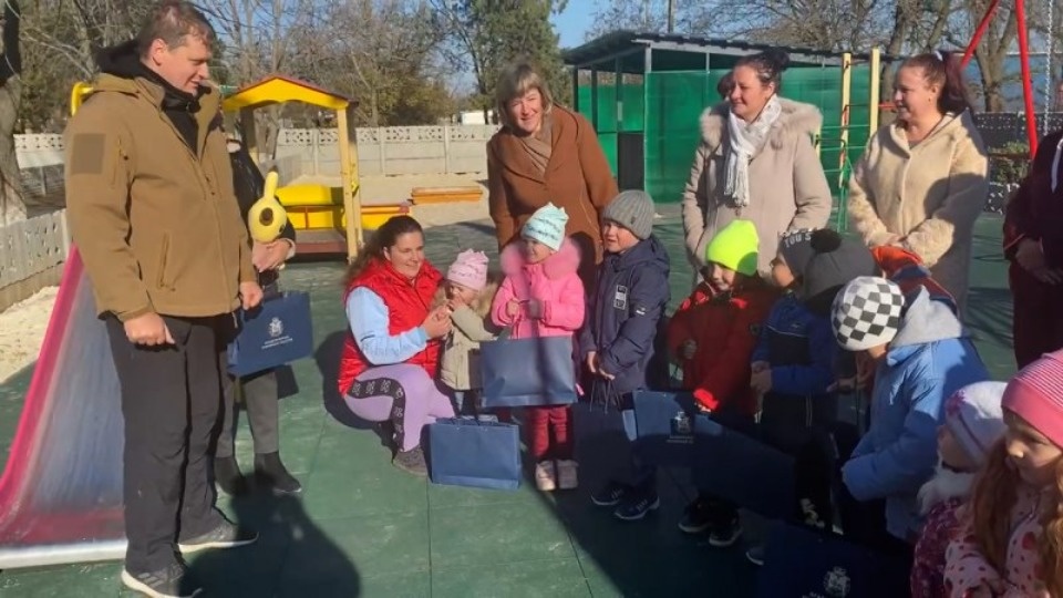 Очередную партию гуманитарной помощи из Пскова доставили в Херсонскую область Очередную партию гуманитарной помощи из Пскова доставили в Херсонскую область